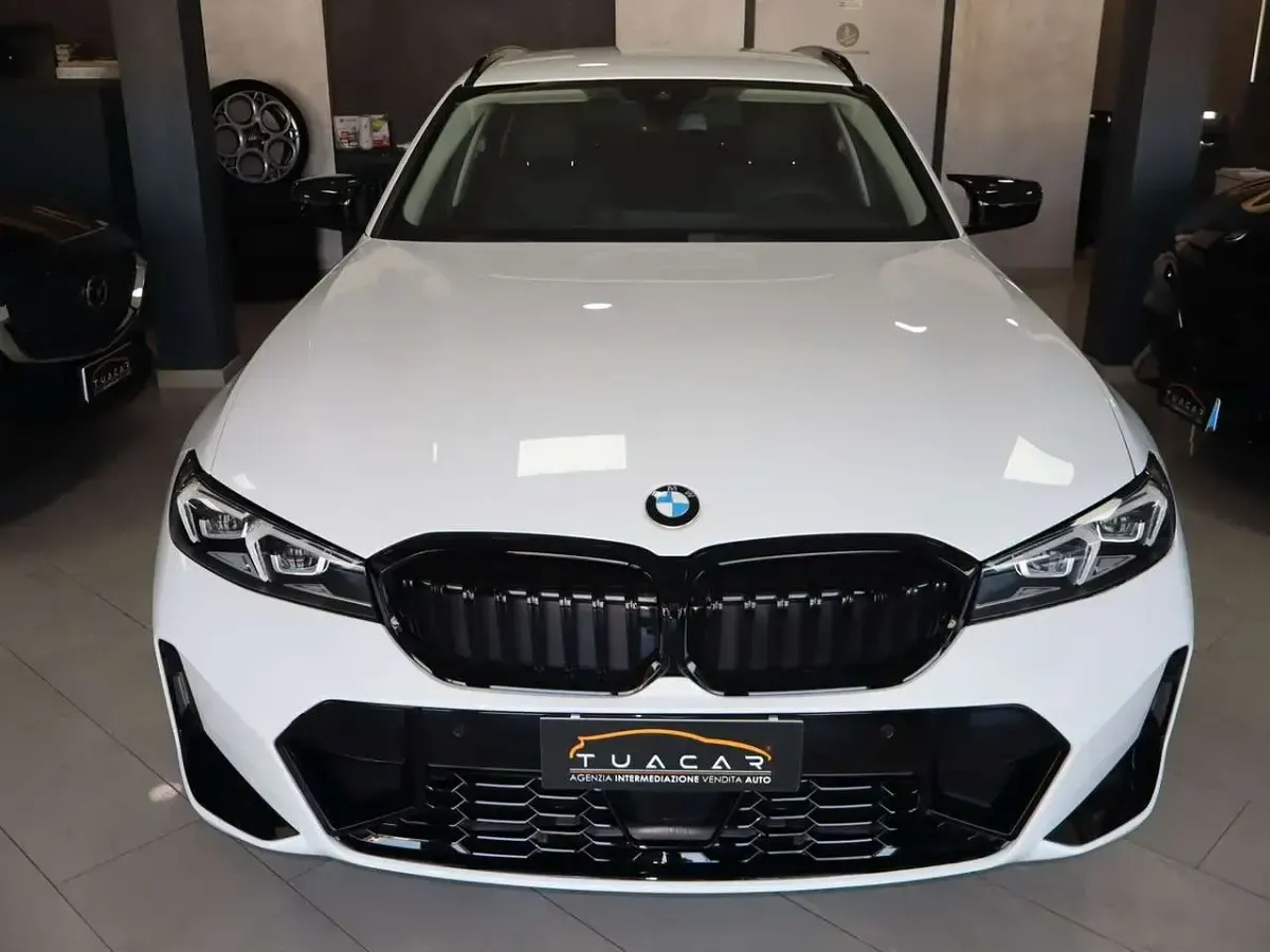Usado BMW 320 M Sport 190 CV (139 kW) 2024 Blanco Familiar