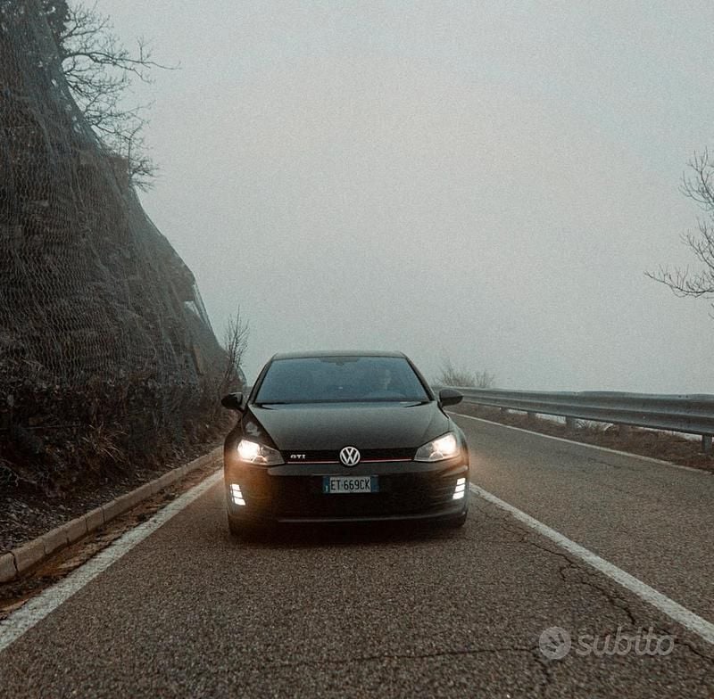 Usata VW Golf VII GTI 245 CV (180 kW) 2013 Nero