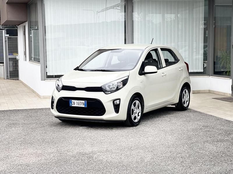Usata Kia Picanto 67 CV (49 kW) 2023 Verde Utilitaria
