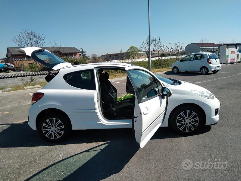 Usata Peugeot 207 75 CV (55 kW) 2012 Bianco Berlina