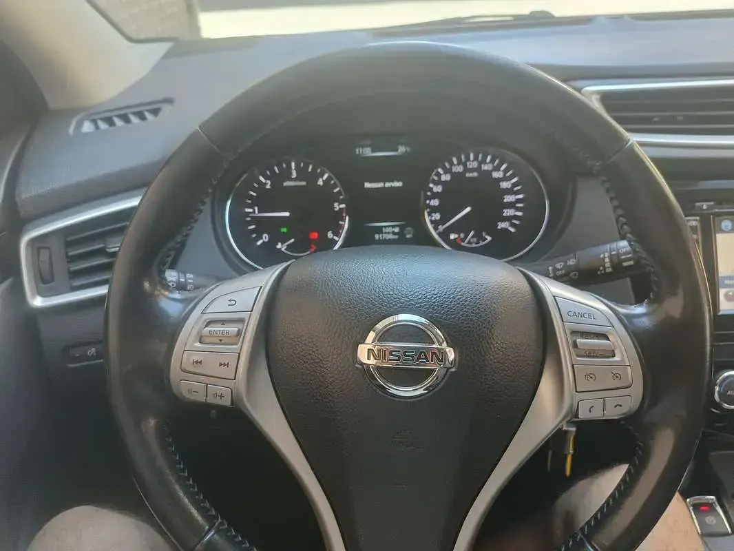 Usata Nissan Qashqai Acenta 131 CV (96 kW) 2015 Grigio SUV