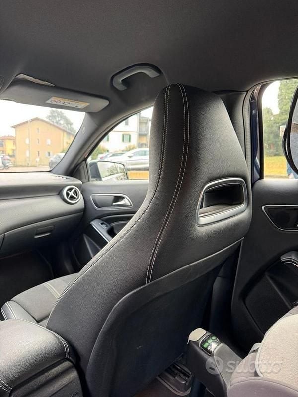 Usata Mercedes A180 122 CV (89 kW) 2017 Blu Berlina