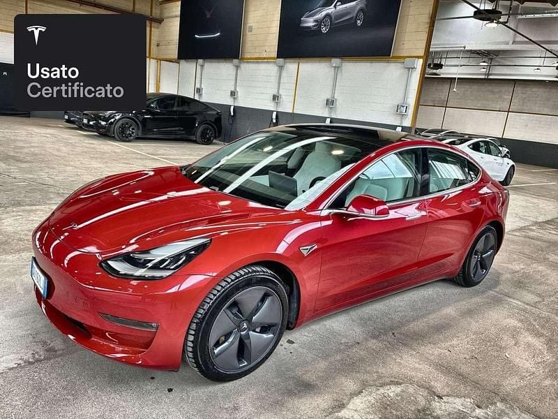 Usata Tesla Model 3 Long Range AWD 324 kW (441 CV) 2021 Red multicoat Berlina
