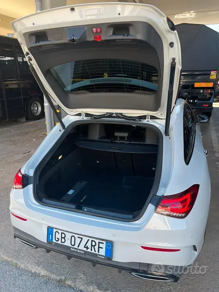 Usata Mercedes CLA200 AMG Line Premium Plus 2020 Bianco Coupé