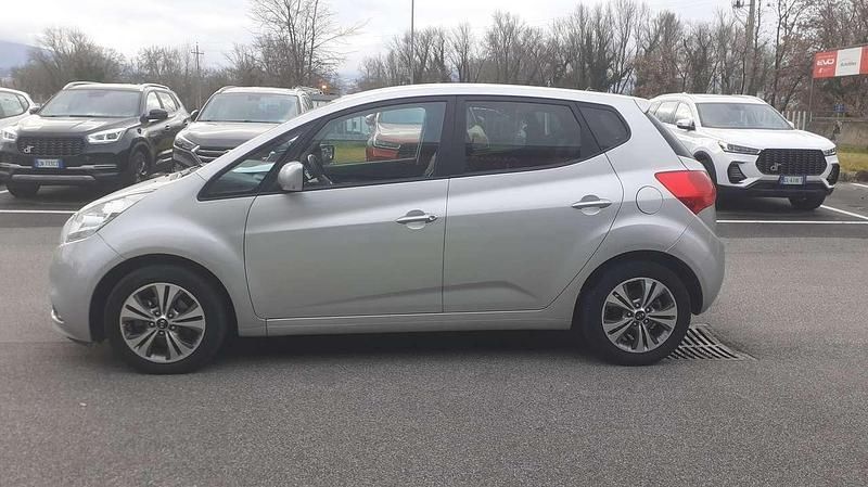Usata Kia Venga 90 CV (66 kW) 2015 Argento Utilitaria