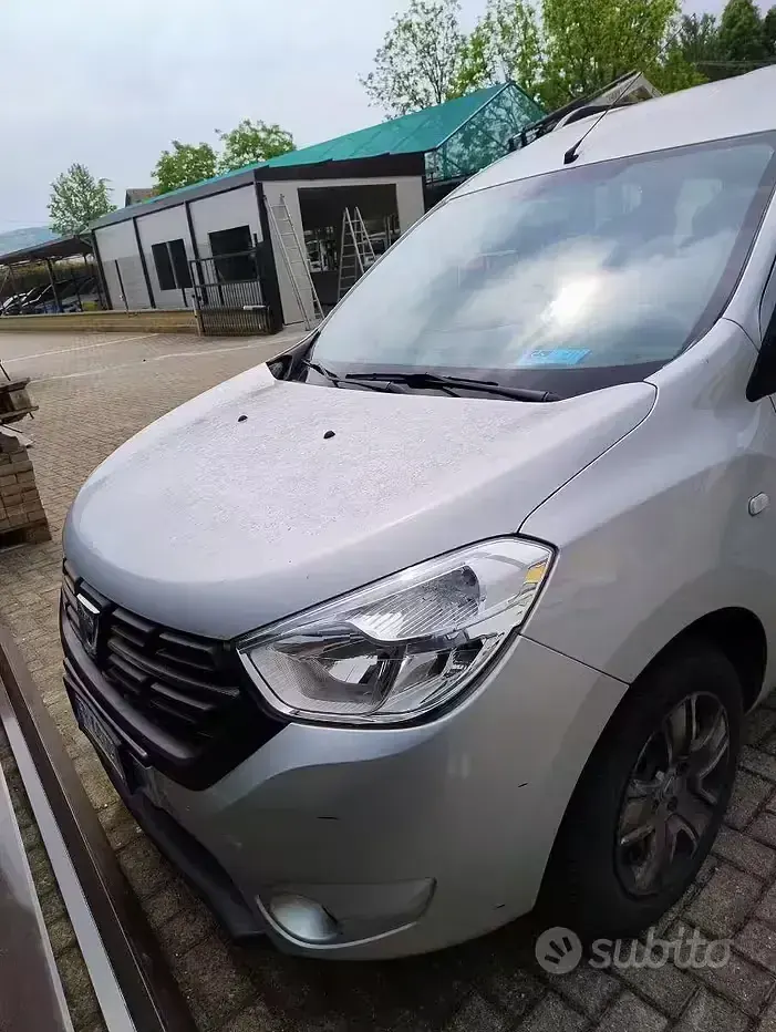 Usata Dacia Dokker 90 CV (66 kW) 2018 Grigio Monovolume