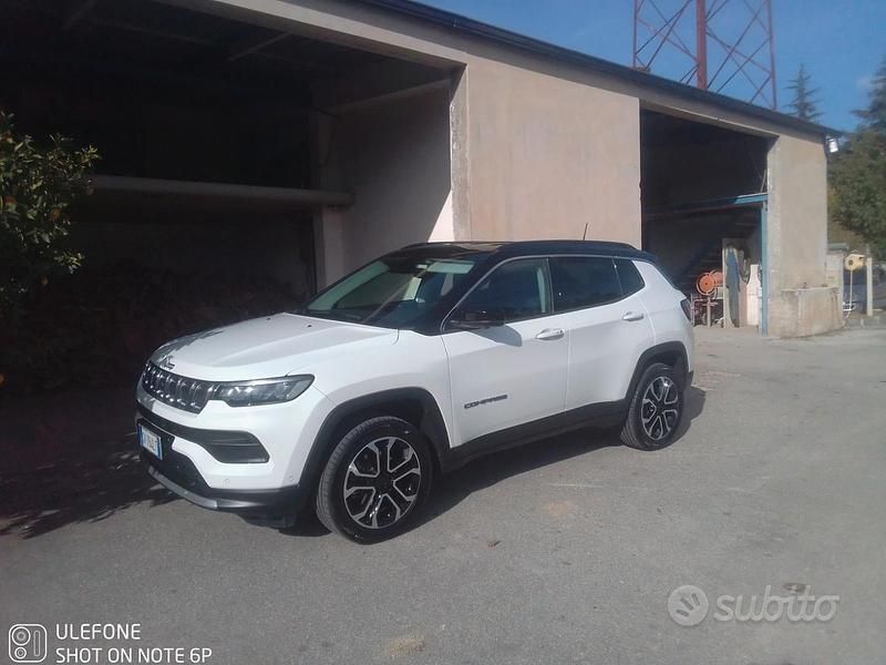Bianco Usata 2024 Jeep Compass SUV | 27.500 € (Buon prezzo) - Immagine 1/4
