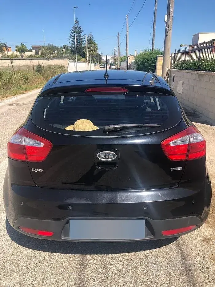 Usata Kia Rio EX 90 CV (66 kW) 2012 Nero Berlina