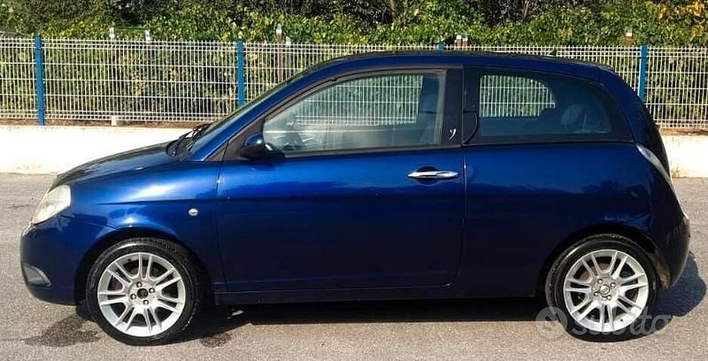 Usata Lancia Ypsilon 69 CV (50 kW) 2003 Nero Utilitaria