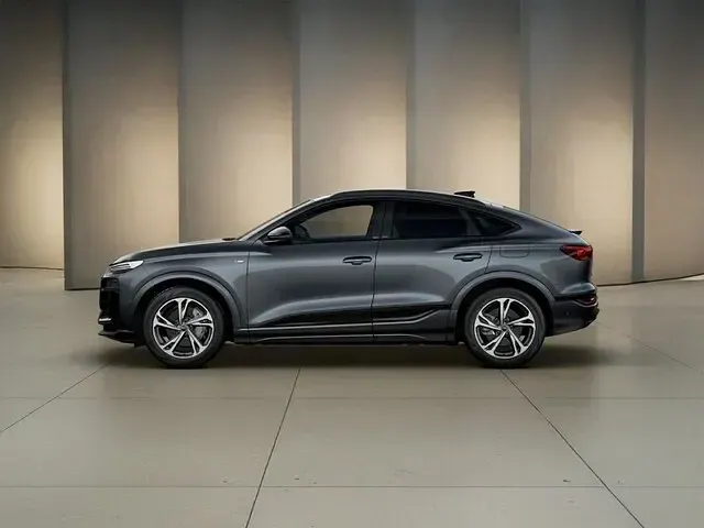 Nuova Audi Q6 Sportback e-tron S-Line 284 kW (387 CV) 2025 Nero mythos metallizzato SUV