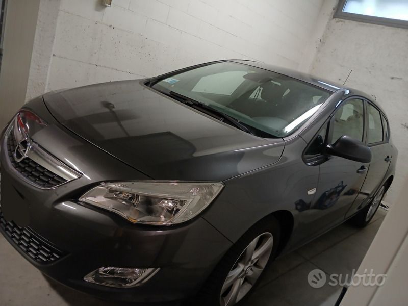 Usata Opel Astra 2010 Grigio Utilitaria