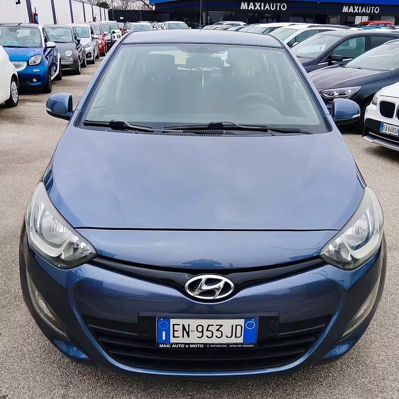 Usata Hyundai i20 85 CV (62 kW) 2012 Blu Utilitaria