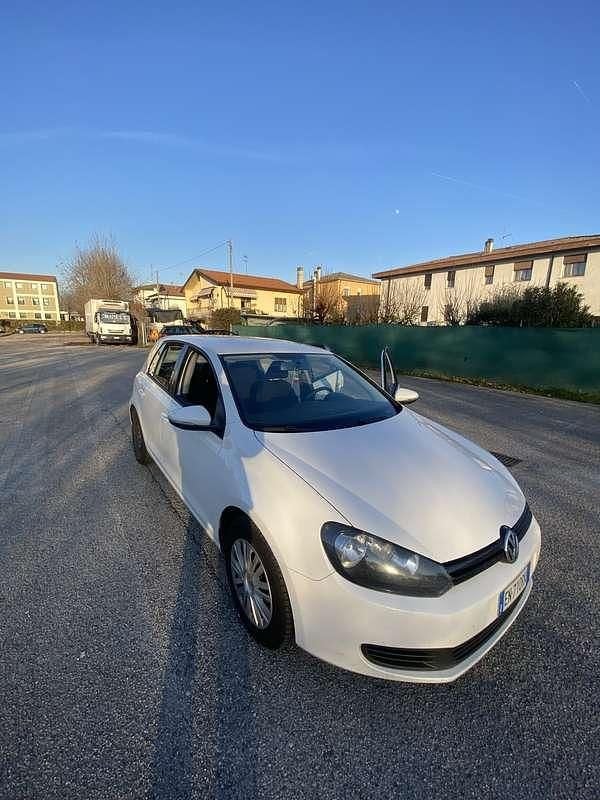 Usata VW Golf VII United 105 CV (77 kW) 2012 Bianco Berlina