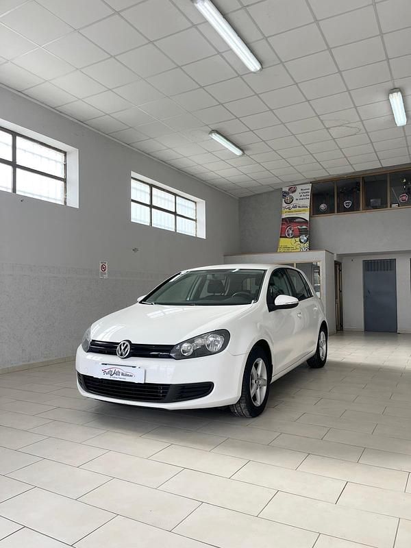 Bianco Usata 2012 VW Golf Comfortline Tre volumi | 8400 € (Cara) - Immagine 1/4