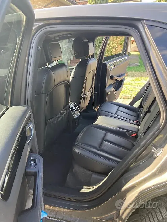 Usata Porsche Macan 245 CV (180 kW) 2018 Grigio SUV