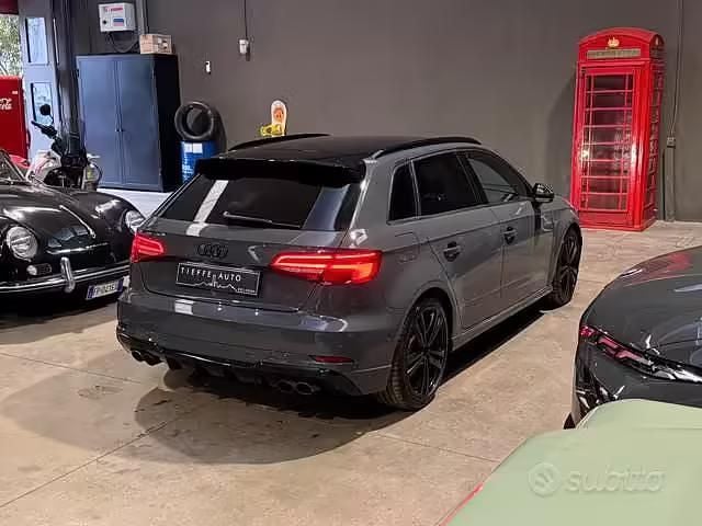 Usata Audi S3 310 CV (228 kW) 2018 Grigio scuro metallizzato Berlina