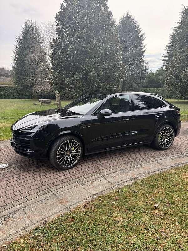 Usata Porsche Cayenne Platinum Edition 462 CV (339 kW) 2022 Nero SUV