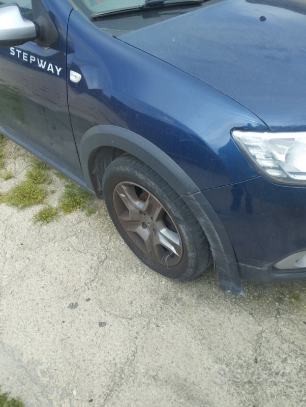 Blu Usata 2019 Dacia Logan Stepway Tre volumi | 7500 € (Super prezzo) - Immagine 1/4