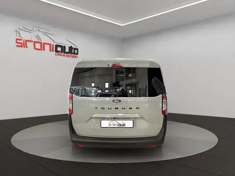 Begagnad Ford Tourneo Active 126 HK (92 kW) 2025 Grå Van