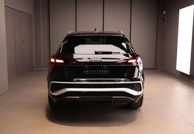 Nuova Audi Q3 S-Line 150 CV (110 kW) 2026 Nero mythos SUV