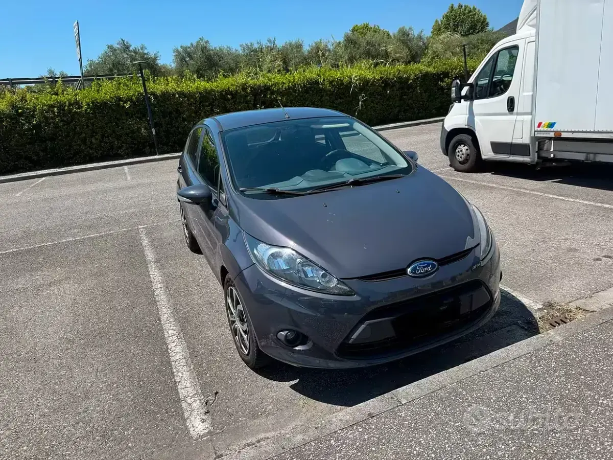 Usata Ford Fiesta 70 CV (51 kW) 2011 Berlina