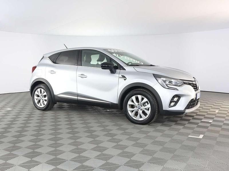 Usata Renault Captur Intens 92 CV (67 kW) 2021 Grigio platino SUV
