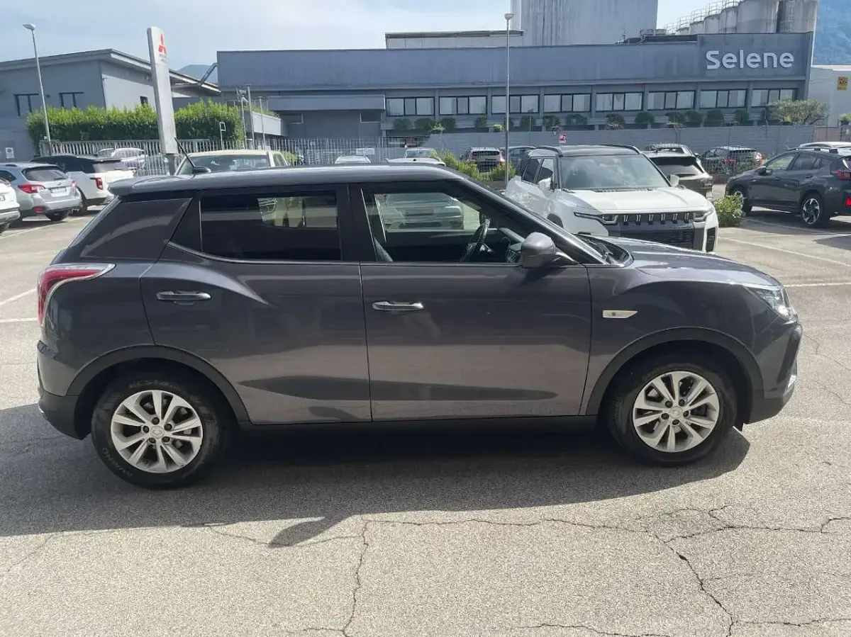 Usata SsangYong Tivoli 128 CV (94 kW) 2019 Grigio SUV