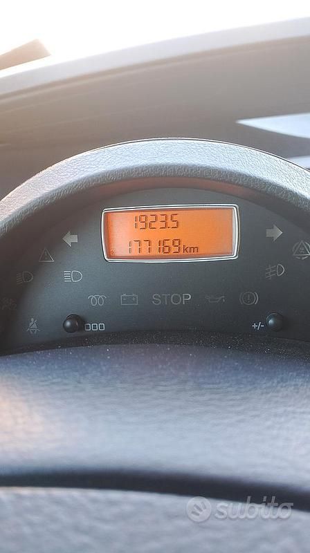 Usata Peugeot 807 136 CV (100 kW) 2007 Nero Monovolume