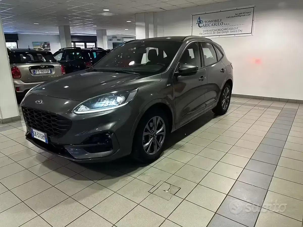 Usata Ford Kuga ST-Line 120 CV (88 kW) 2022 Grigio scuro metallizzato SUV