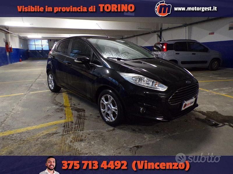 Usata Ford Fiesta 101 CV (74 kW) 2016 Nero Utilitaria