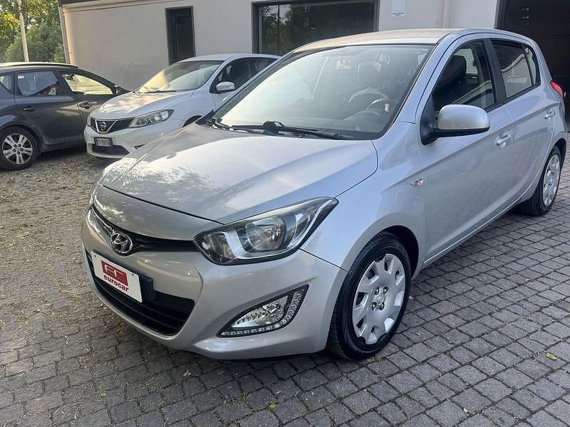 Usata Hyundai i20 Classic 86 CV (63 kW) 2013 Argento Berlina