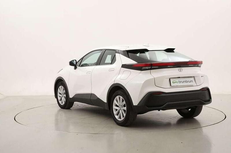 Usata Toyota C-HR Active 140 CV (102 kW) 2024 Bianco SUV