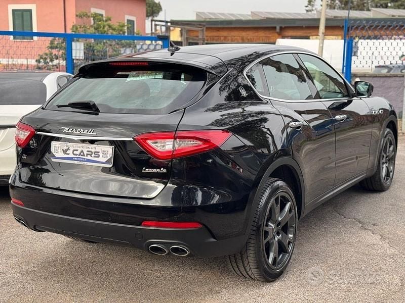Usata Maserati Levante 275 CV (202 kW) 2020 Nero SUV