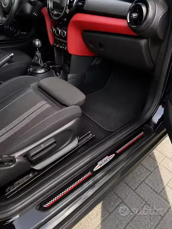Usata Mini John Cooper Works Cabriolet 136 CV (100 kW) 2017 Nero Cabrio