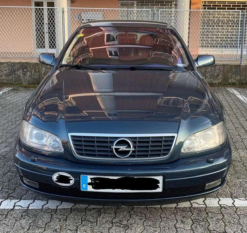 Usata Opel Omega Executive 218 CV (160 kW) 2001 Verde Berlina