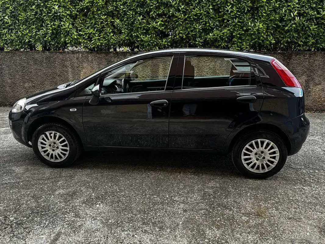 Usata Fiat Grande Punto Active 77 CV (56 kW) 2015 Blu Utilitaria