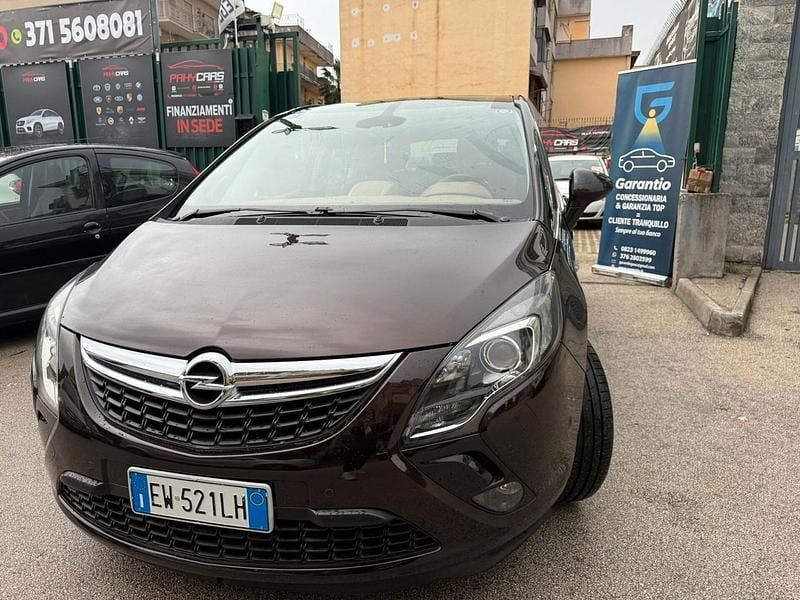 Nero Usata 2014 Opel Zafira Tourer Cosmo Monovolume | 4950 € (Buon prezzo) - Immagine 1/4