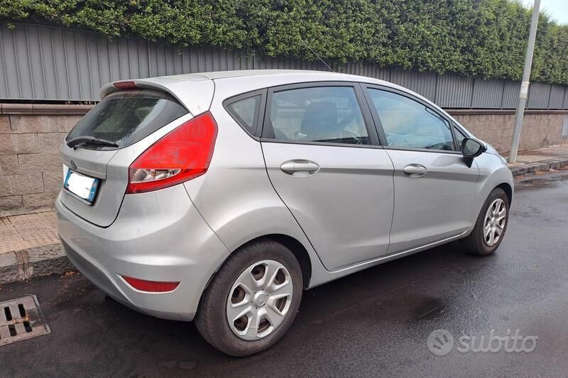Usata Ford Fiesta 2010 Grigio Utilitaria