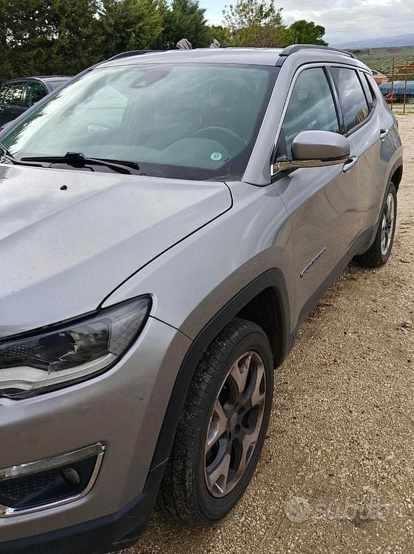 Usata Jeep Compass Limited 140 CV (102 kW) 2019 Grigio SUV