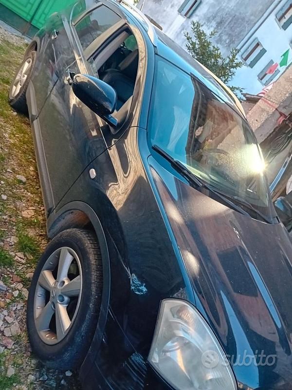 Nero Usata 2009 Nissan Qashqai +2 Tekna SUV | 3500 € (Buon prezzo) - Immagine 1/4
