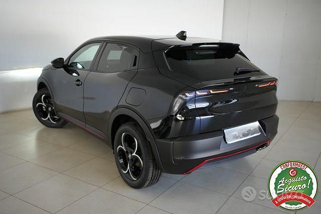 Nuova Alfa Romeo Junior Edizione Speciale 145 CV (106 kW) 2025 Nero SUV