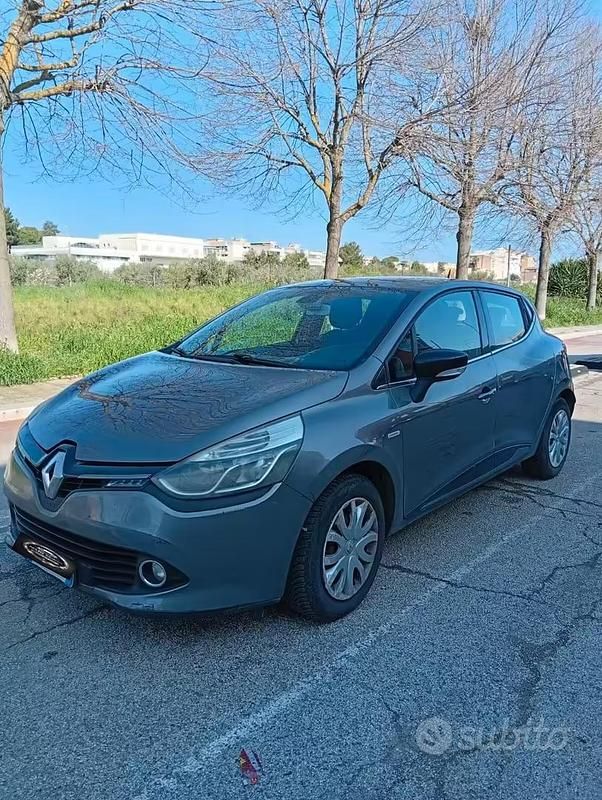 Usata Renault Clio IV 75 CV (55 kW) 2015 Grigio Berlina