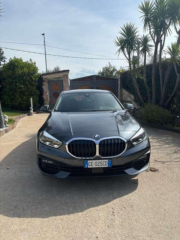 Usata BMW 116 Comfort Edition 116 CV (85 kW) 2020 Grigio Utilitaria