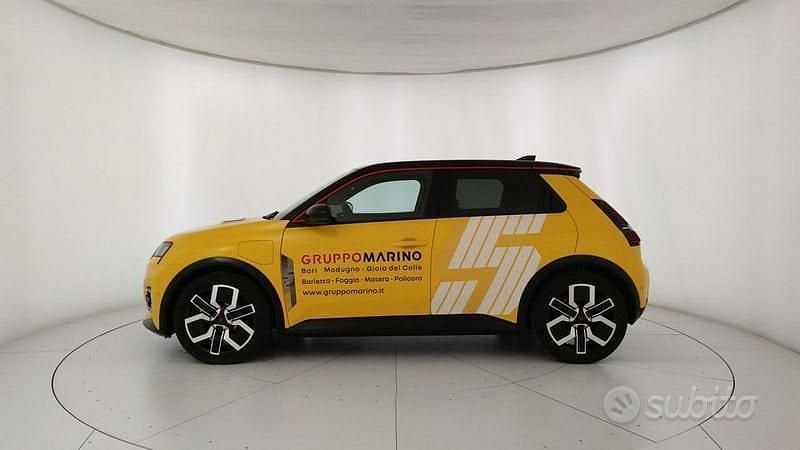Usata Renault 5 E-Tech Komfort 110 kW (150 CV) 2024 Giallo Berlina