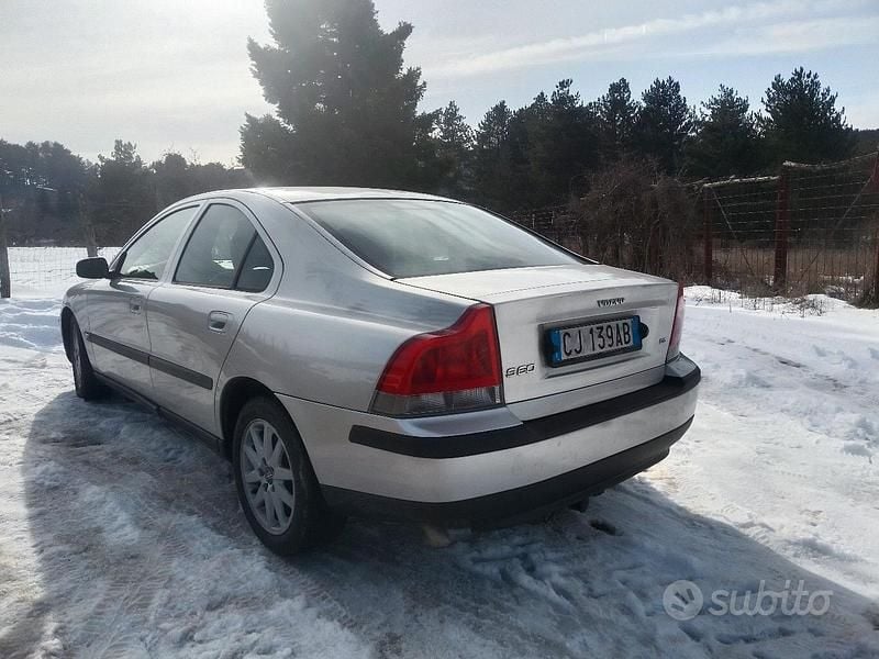 Usata Volvo S60 163 CV (119 kW) 2004 Grigio Berlina
