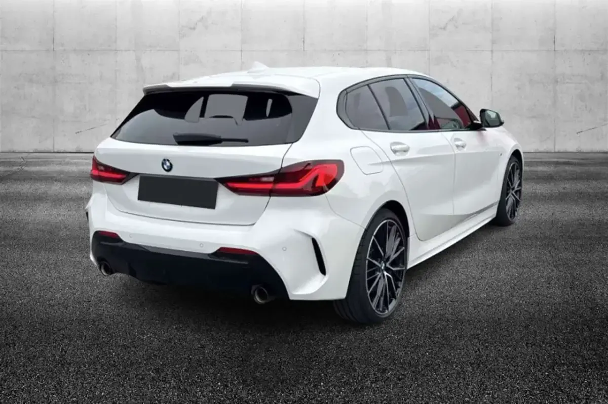 Usata BMW 120 M Sport 178 CV (130 kW) 2023 Bianco Monovolume