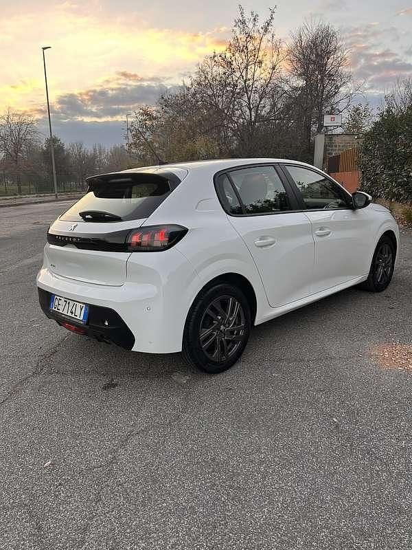 Usata Peugeot 208 Active 75 CV (55 kW) 2021 Utilitaria