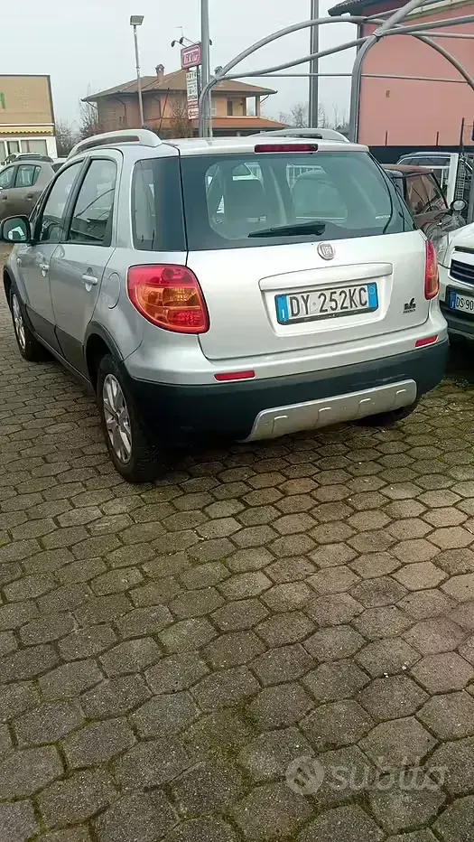 Usata Fiat Sedici 135 CV (99 kW) 2010 SUV