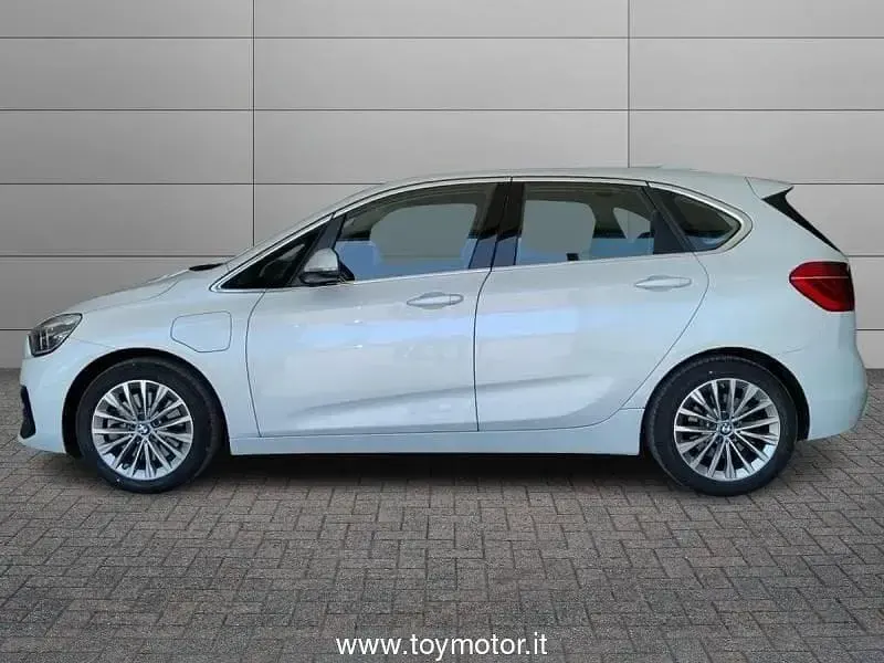 Usata BMW 225 Active Tourer iPerformance 220 CV (161 kW) 2022 Bianco Monovolume
