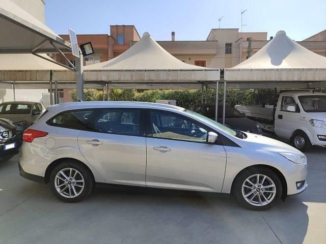 Usata Ford Focus Business Edition 120 CV (88 kW) 2018 Argento Station wagon